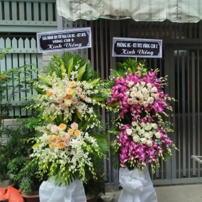 Kệ Hoa Chia Buồn Set 05