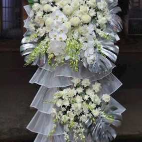 Kệ Hoa Chia Buồn Set 15